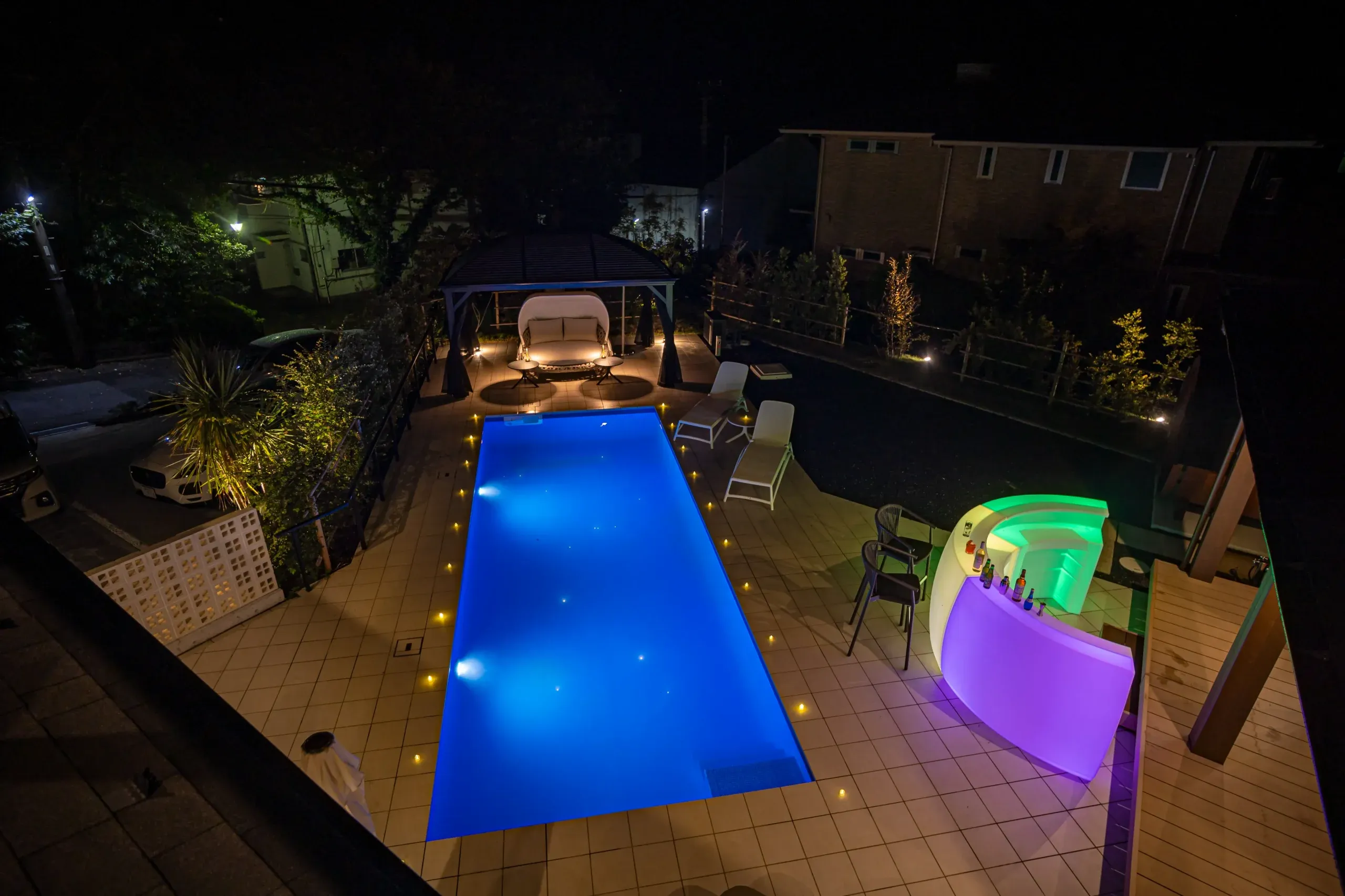 プール（昼）/ Pool (Noon)