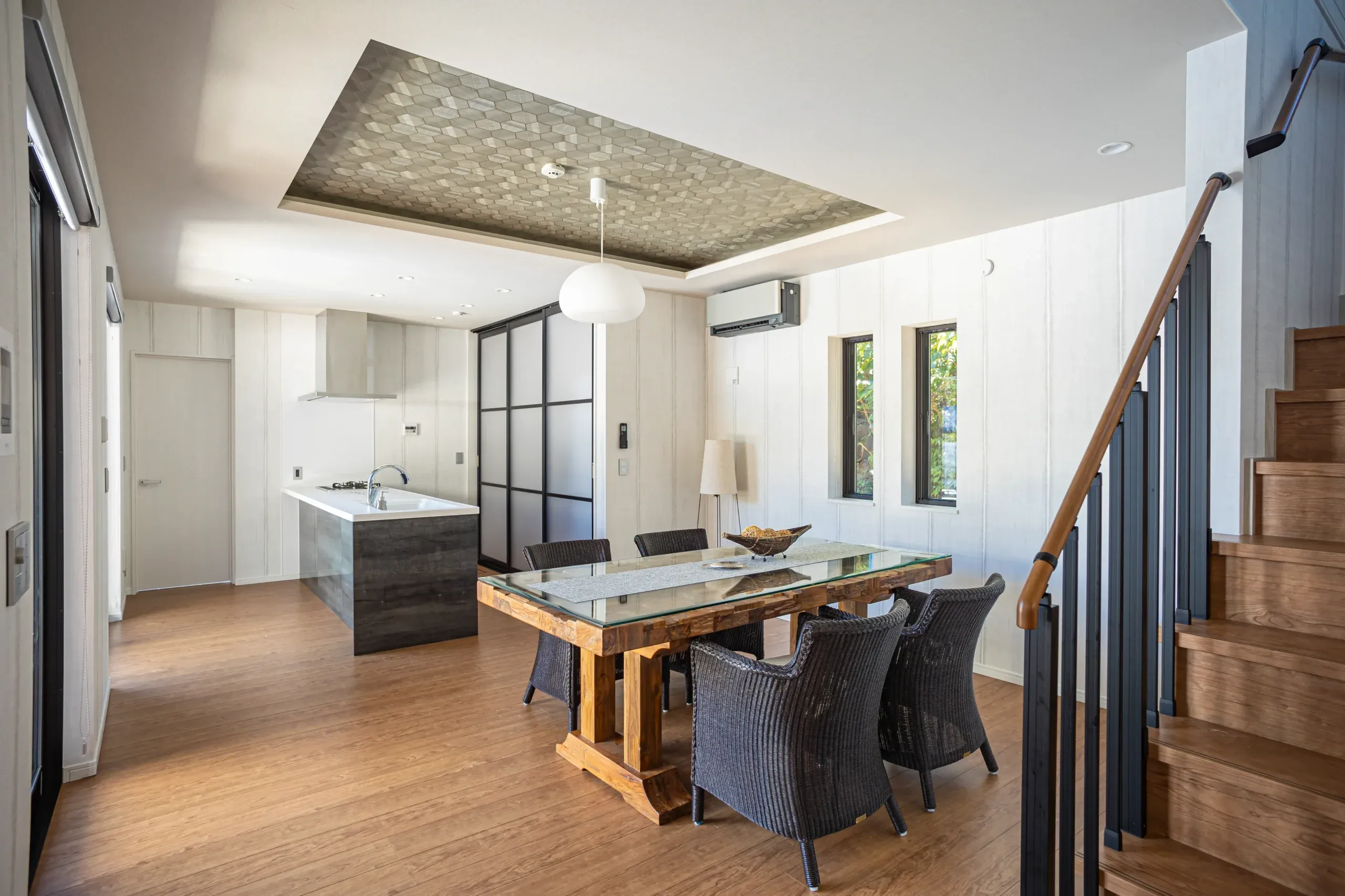 プール（昼）/ Pool (Noon)